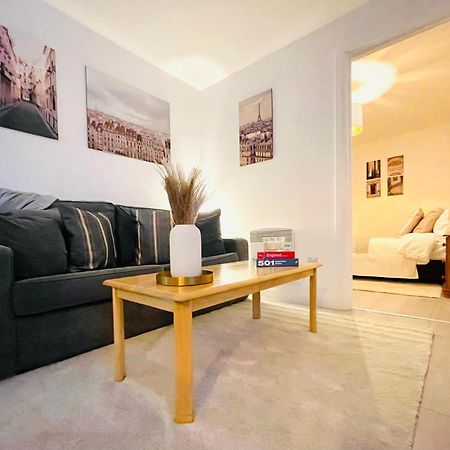 Enchanting One Bed Flat With Free Parking Hendon Bagian luar foto
