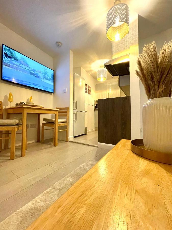 Enchanting One Bed Flat With Free Parking Hendon Bagian luar foto